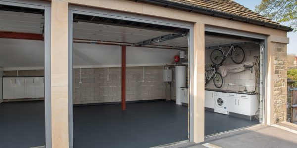 capelock-premium_garage_floor_tile_pack_in_application